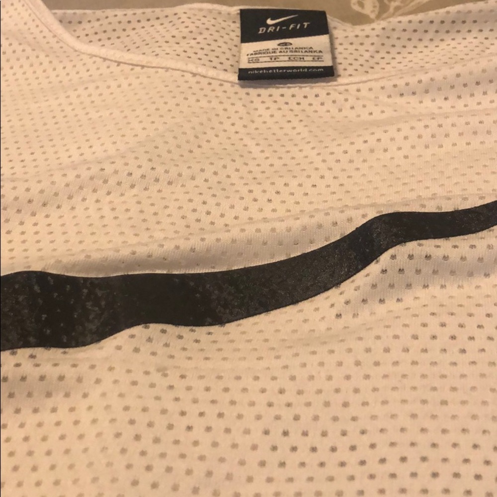 Mesh Nike top - Picture 2 of 3